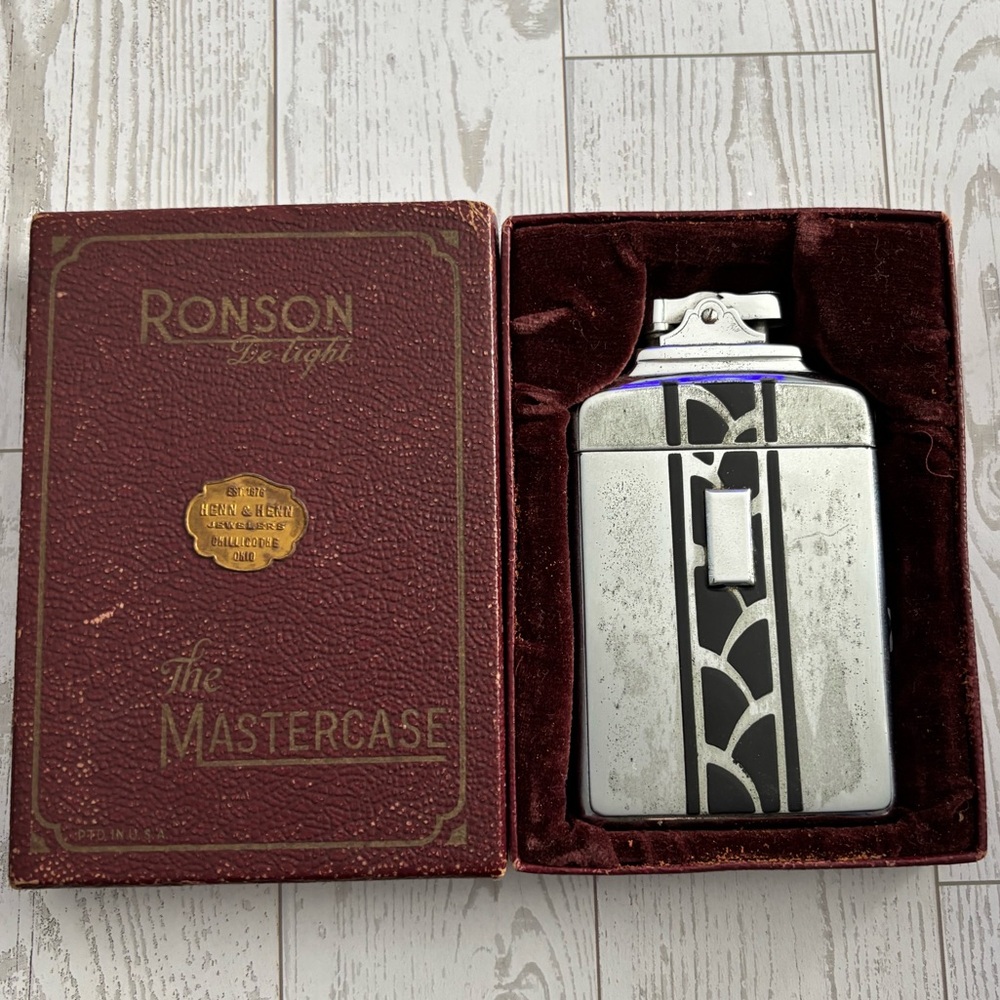 Vintage Ronson Lighter Mastercase with Original Box